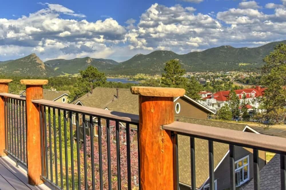 Photo of Patio Balcony in Stanley Hills