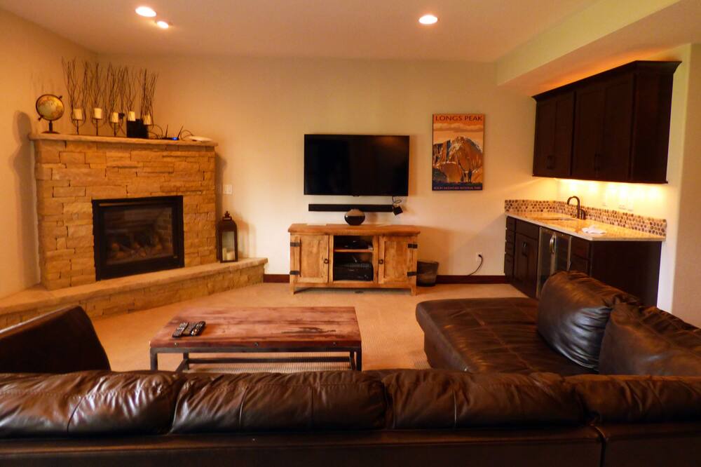 Photo of Livingroom in Stanley Hills