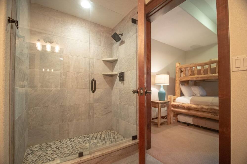 Photo of Bathroom in Stanley Hills