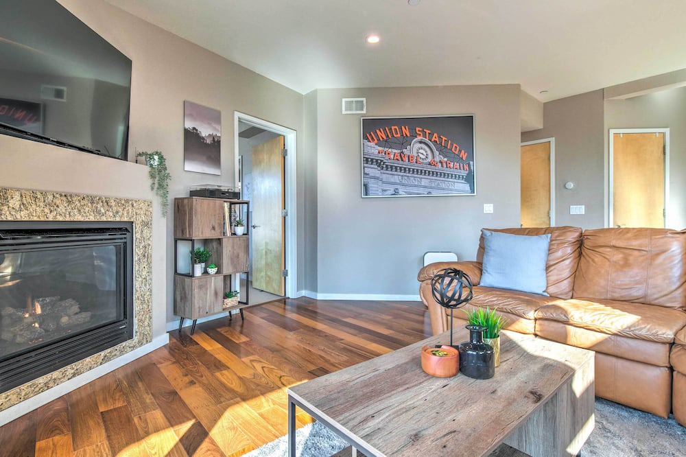 Photo of Livingroom in Sunnyside