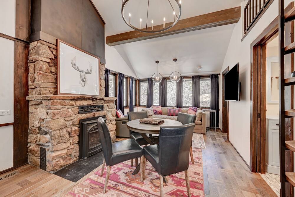 Photo of Livingroom in Idaho Springs