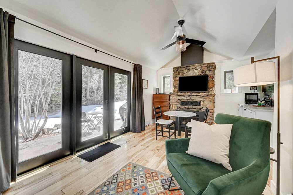 Photo of Livingroom in Idaho Springs