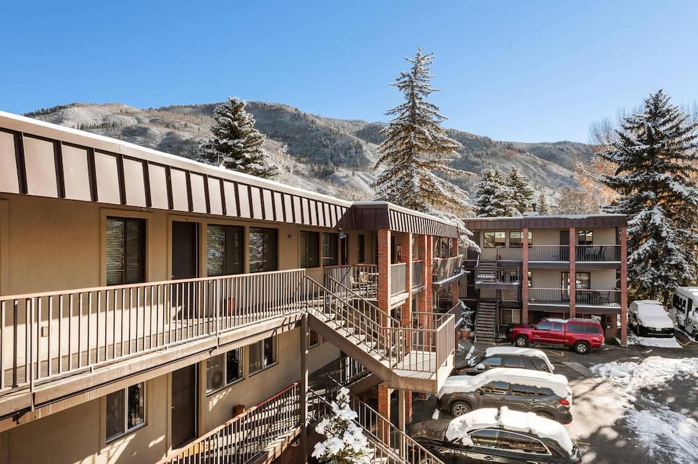 Photo of Others in Aspen
