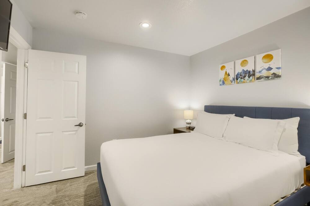 Photo of Bedroom in Green Valley Ranch