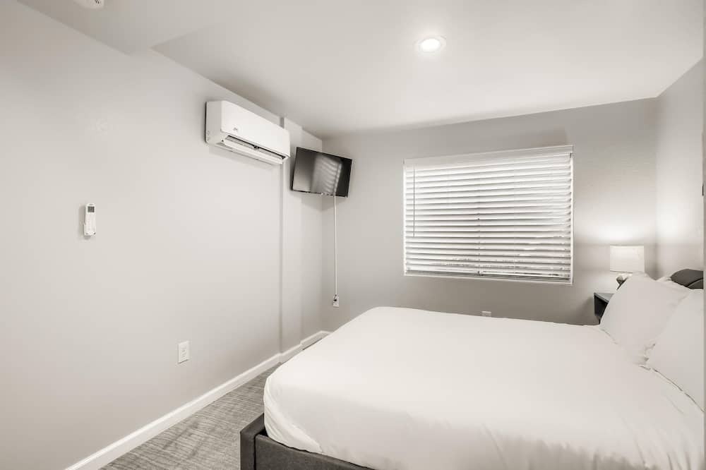 Photo of Bedroom in Green Valley Ranch