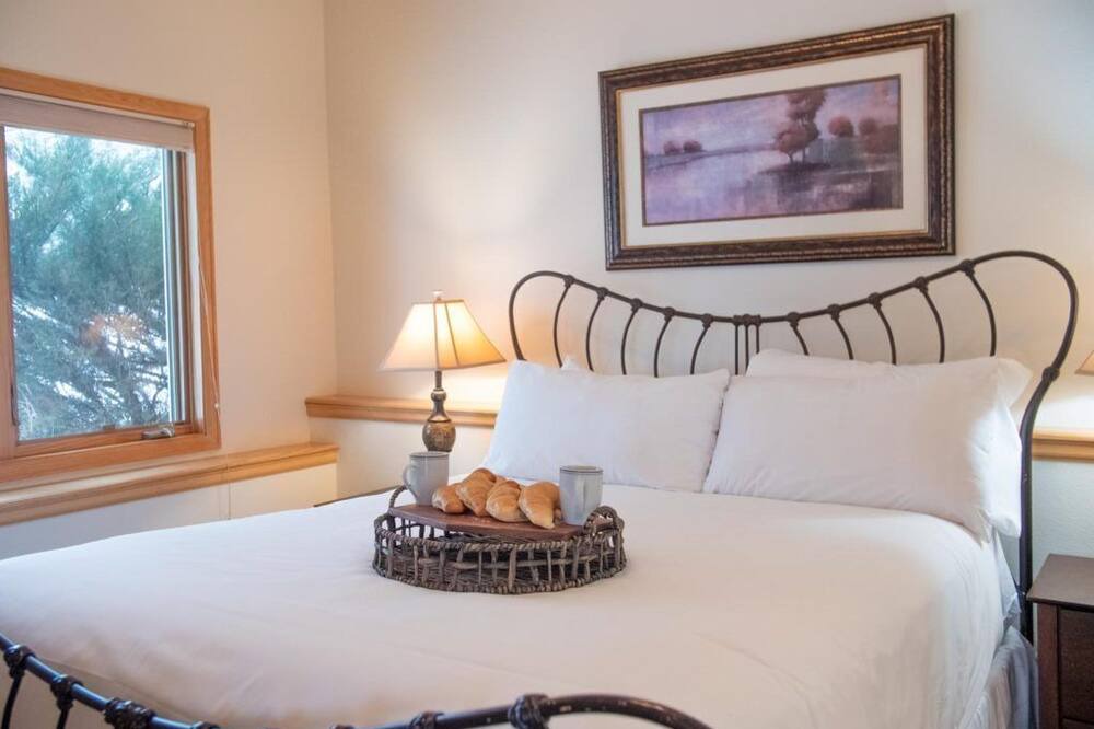 Photo of Bedroom in Stanley Hills