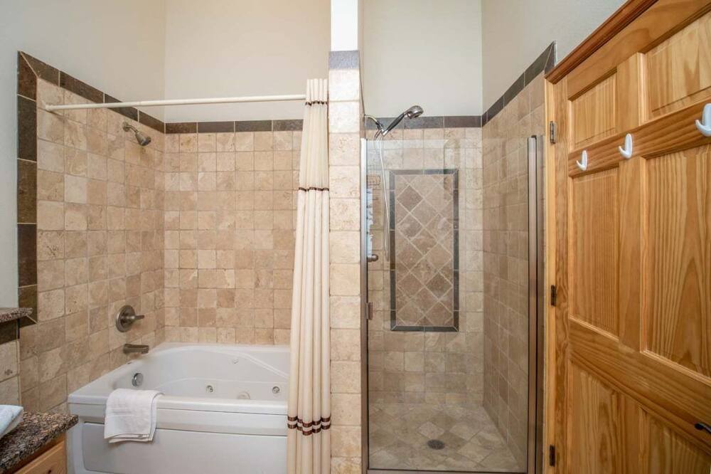 Photo of Bathroom in Stanley Hills