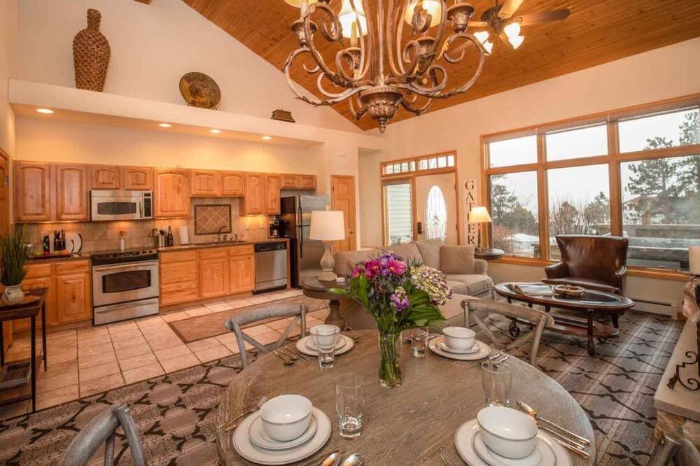Photo of Kitchen in Stanley Hills
