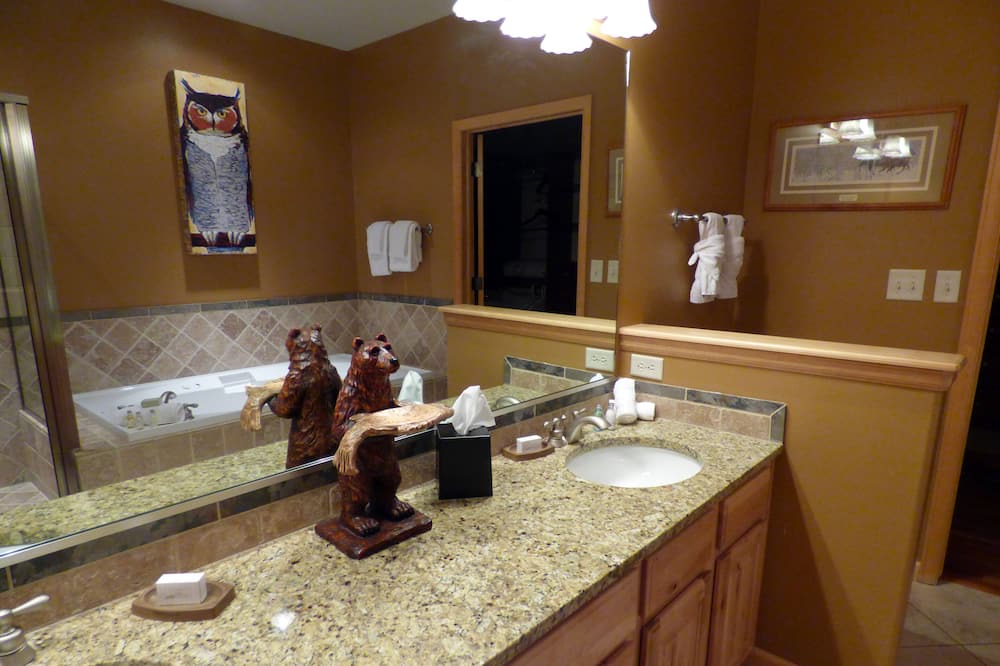 Photo of Bathroom in Stanley Hills