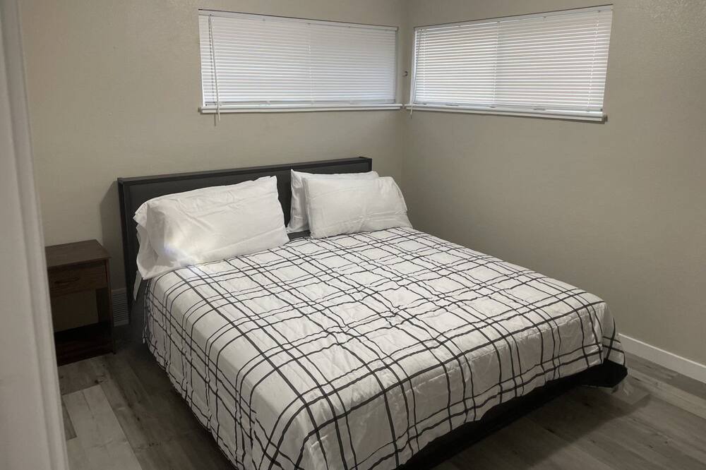Photo of Bedroom in Northeast Park Hill