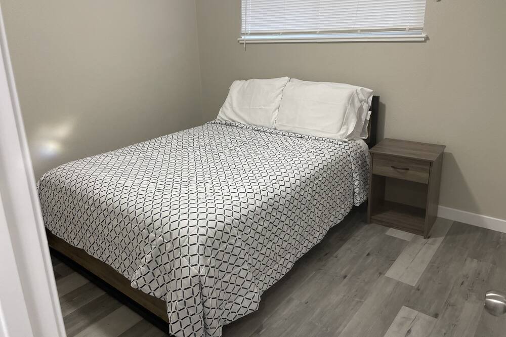 Photo of Bedroom in Northeast Park Hill
