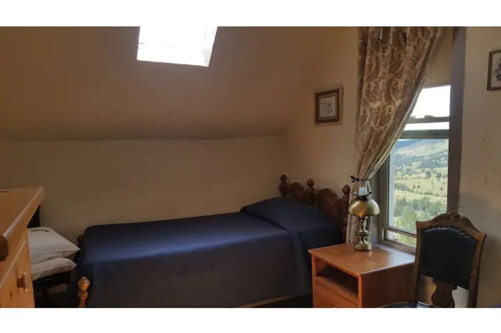 Photo of Bedroom in Victor