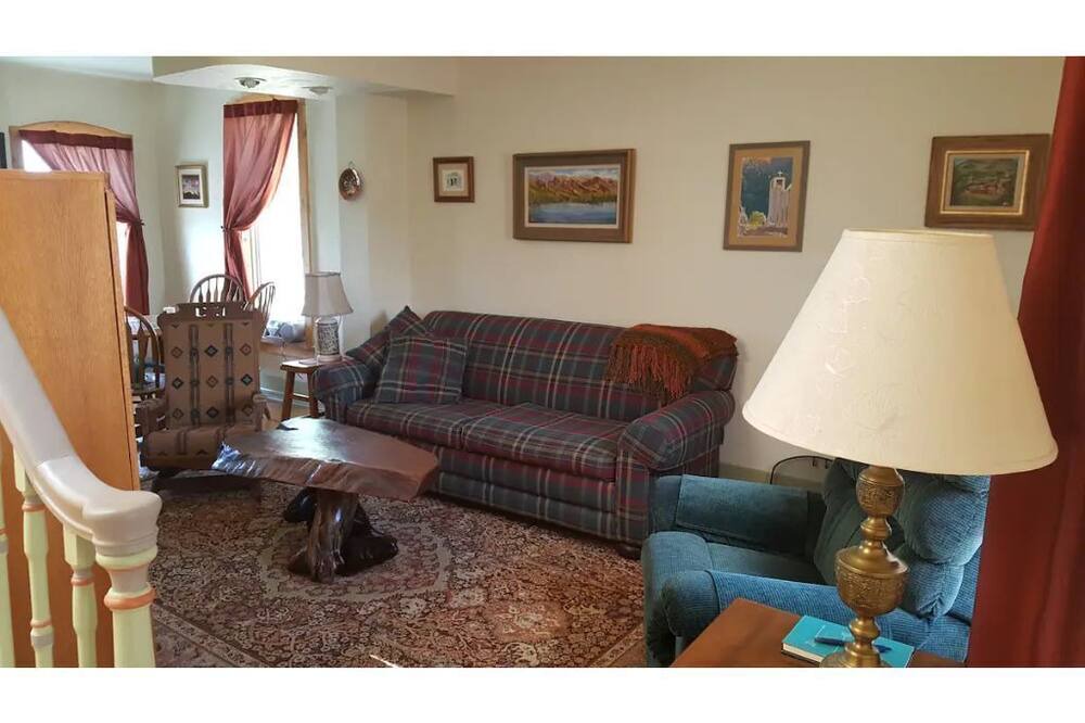Photo of Livingroom in Victor