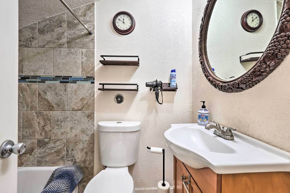 Photo of Bathroom in Lincoln Park