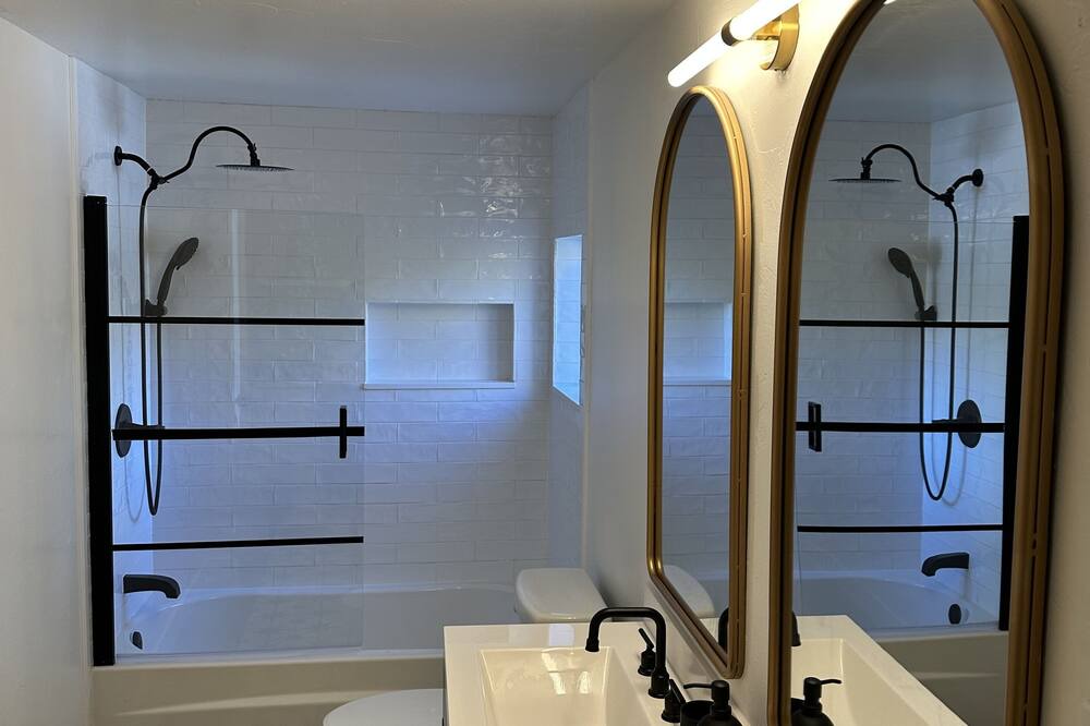 Photo of Bathroom in Edgewater