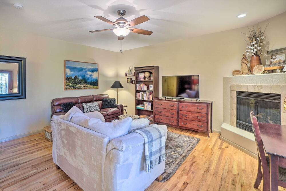 Photo of Livingroom in Skyway