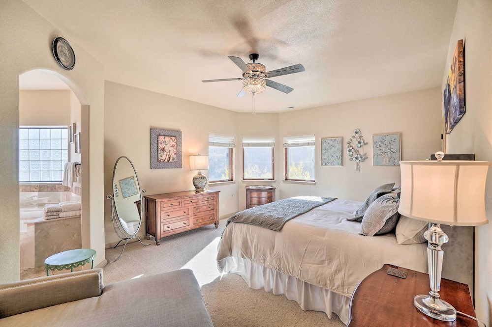 Photo of Bedroom in Skyway