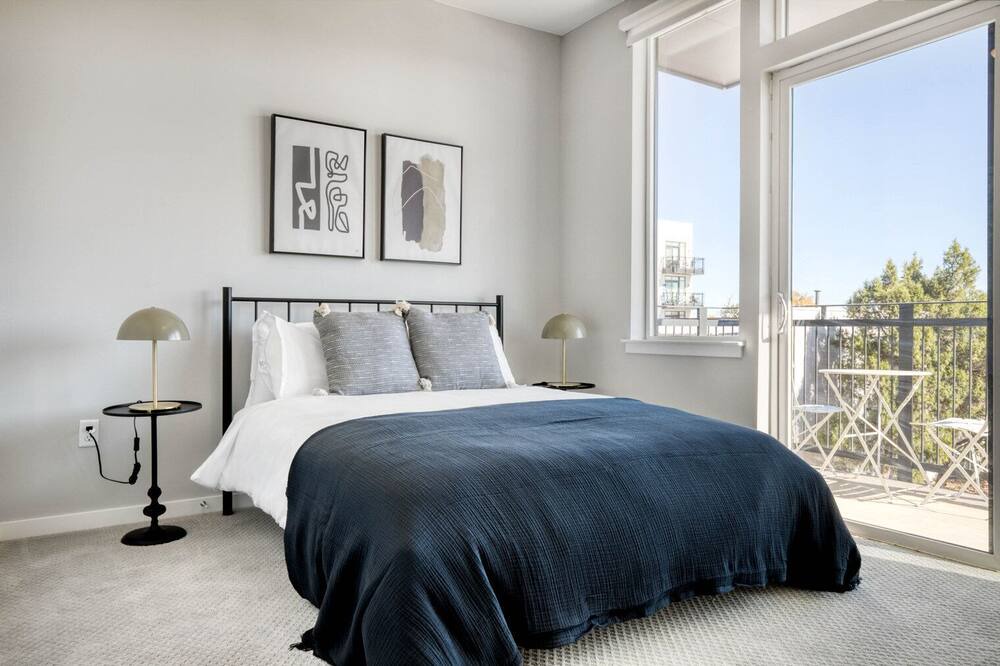 Photo of Bedroom in Transit Village