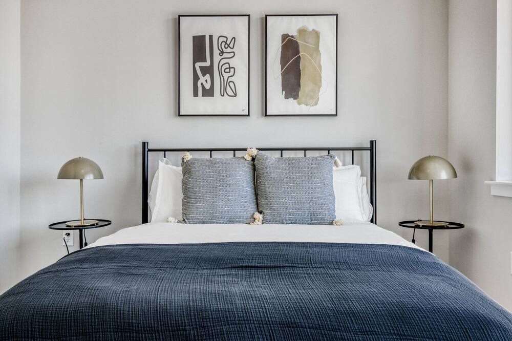 Photo of Bedroom in Transit Village