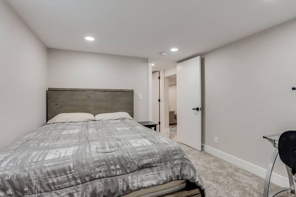 Photo of Bedroom in Arvada Plaza Area