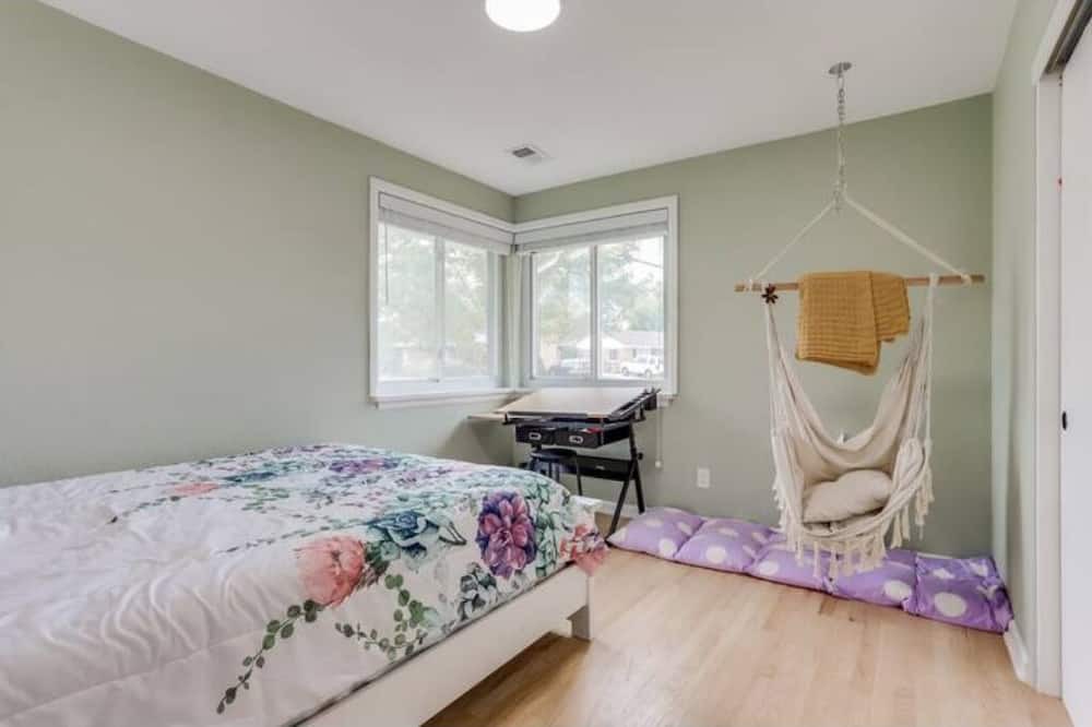 Photo of Bedroom in Arvada Plaza Area