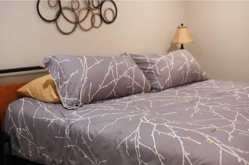 Photo of Bedroom in Arvada Plaza Area