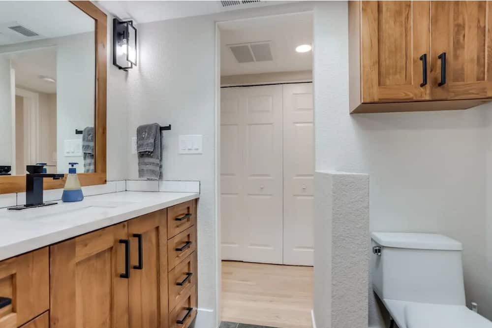 Photo of Bathroom in Arvada Plaza Area