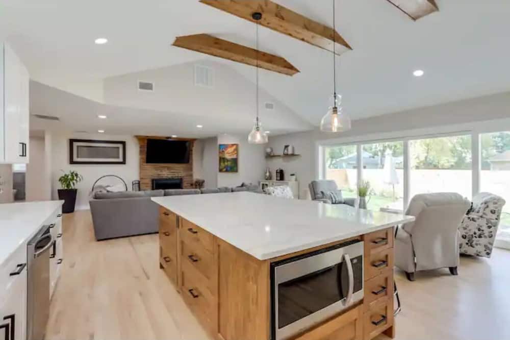 Photo of Kitchen in Arvada Plaza Area