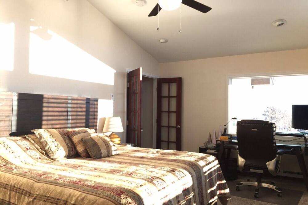 Photo of Bedroom in Golden