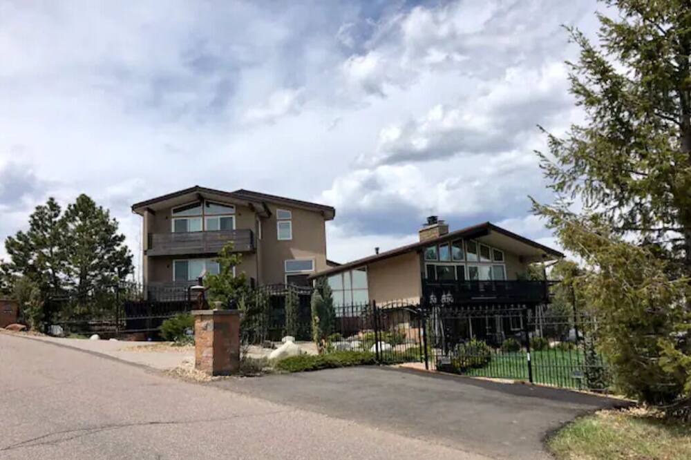 Photo of Outdoor in Golden