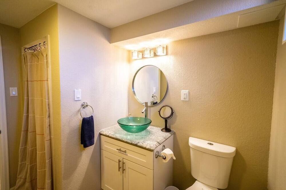 Photo of Bathroom in Alta Vista Area