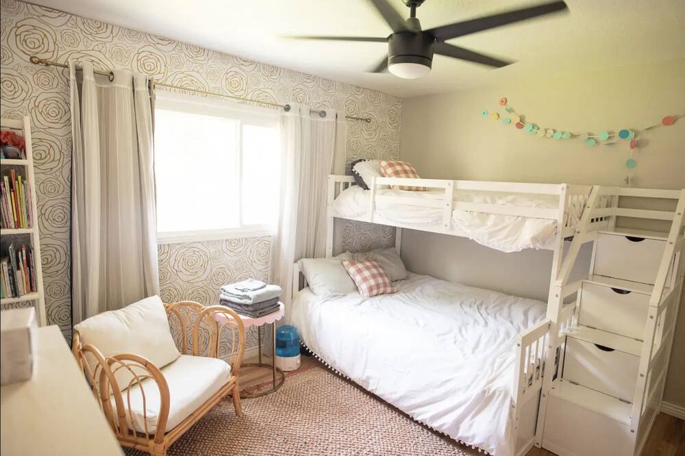 Photo of Bedroom in Golden