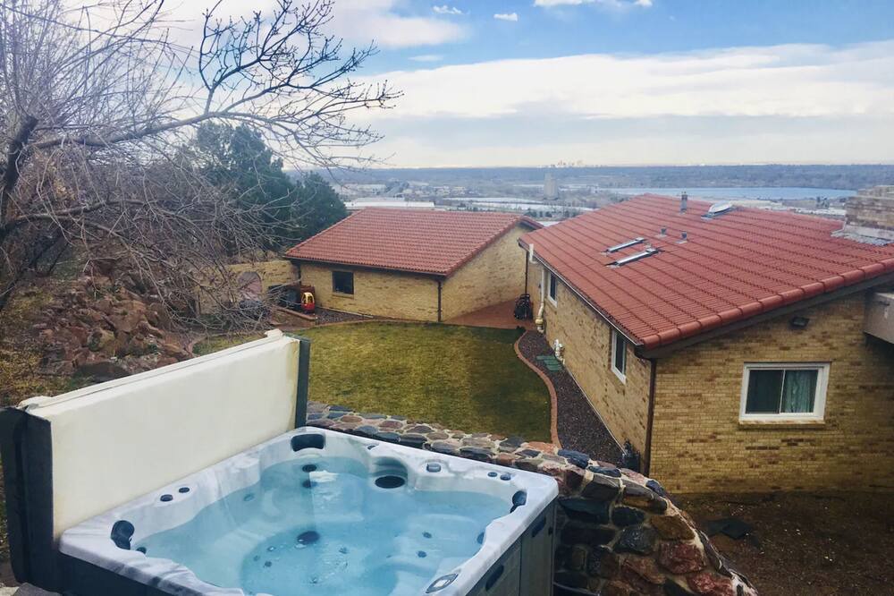 Photo of Outdoor in Golden