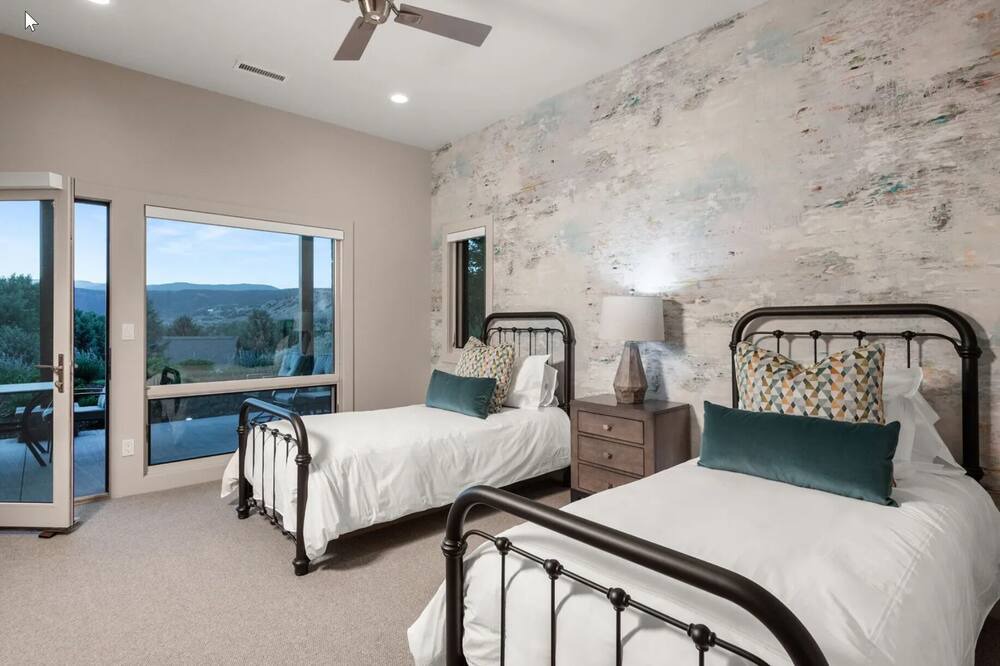 Photo of Bedroom in Aspen Glen