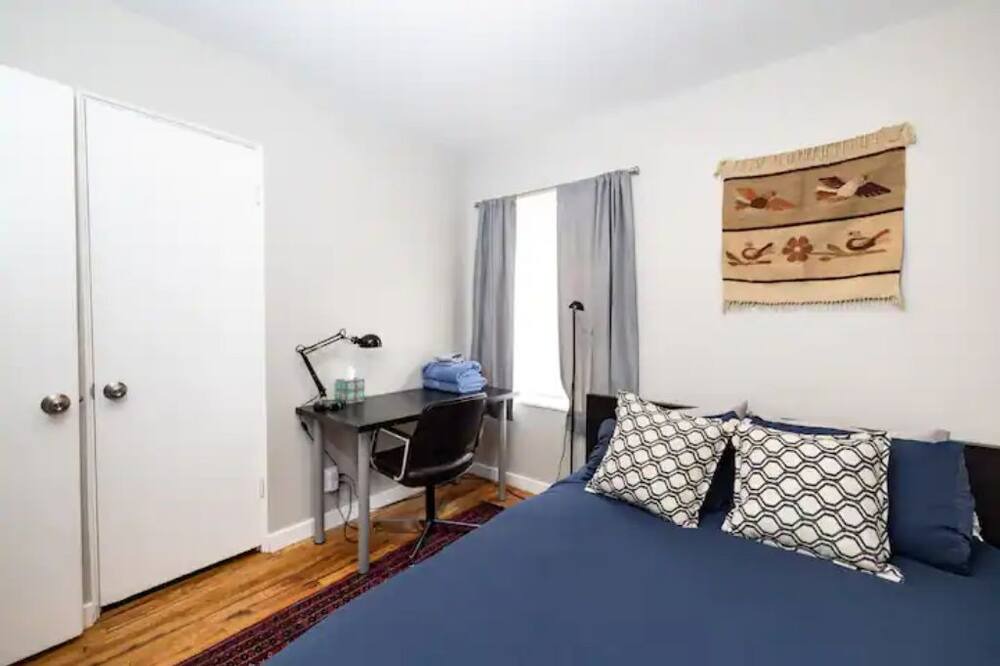 Photo of Bedroom in Delmar Parkway