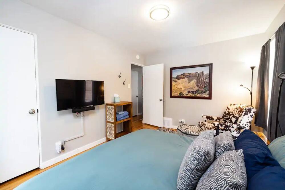 Photo of Bedroom in Delmar Parkway