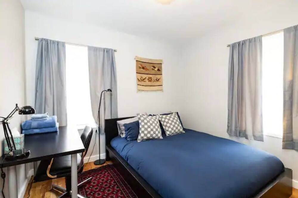 Photo of Bedroom in Delmar Parkway