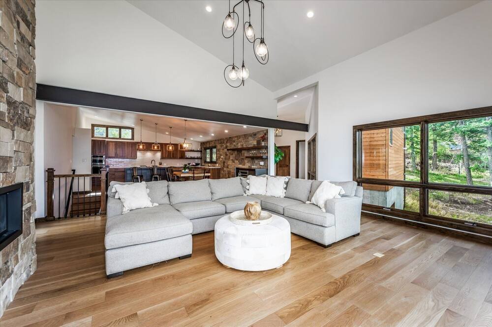 Photo of Livingroom in Evergreen