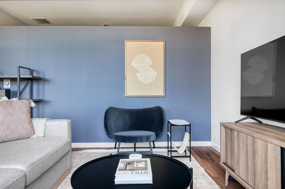 Photo of Livingroom in Transit Village