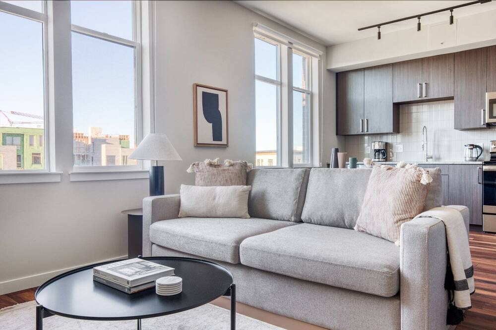 Photo of Livingroom in Transit Village
