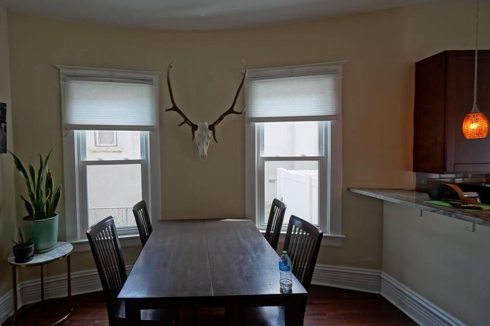 Photo of Livingroom in Cole