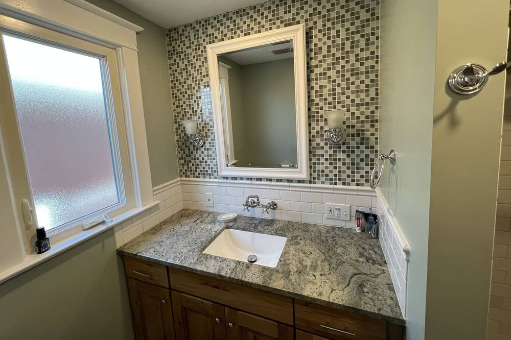 Photo of Bathroom in Cole