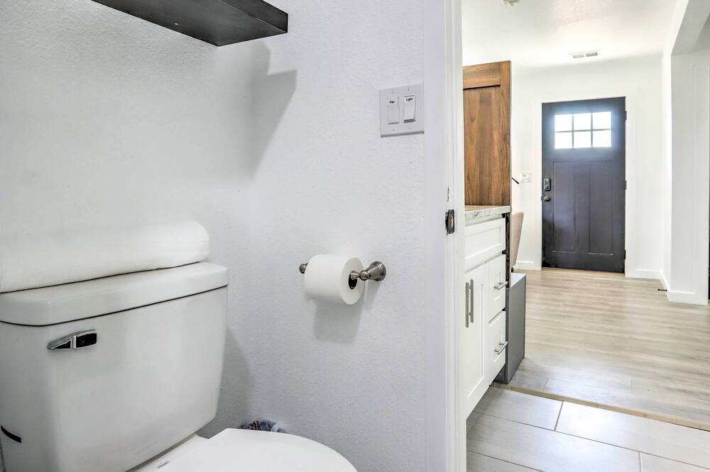 Photo of Bathroom in Dupont