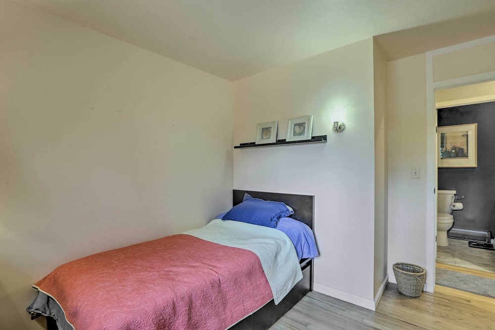 Photo of Bedroom in Columbine