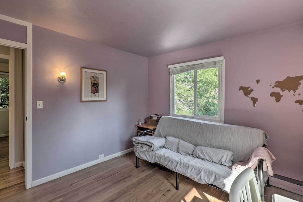 Photo of Livingroom in Columbine