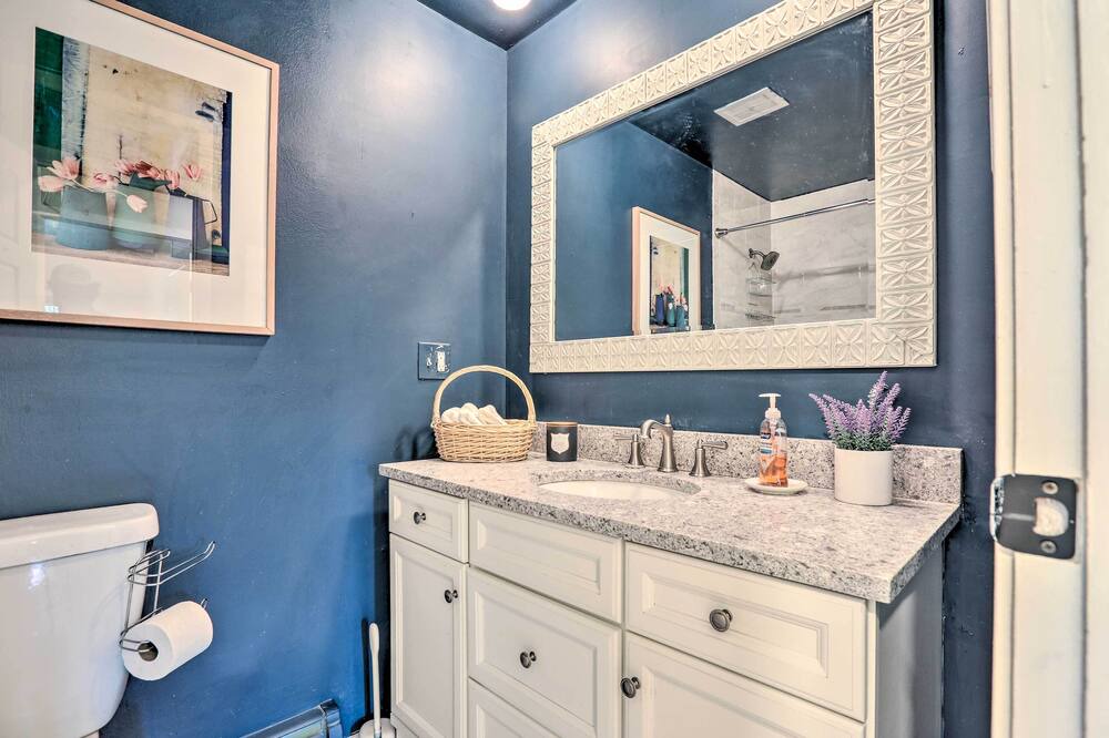 Photo of Bathroom in Columbine