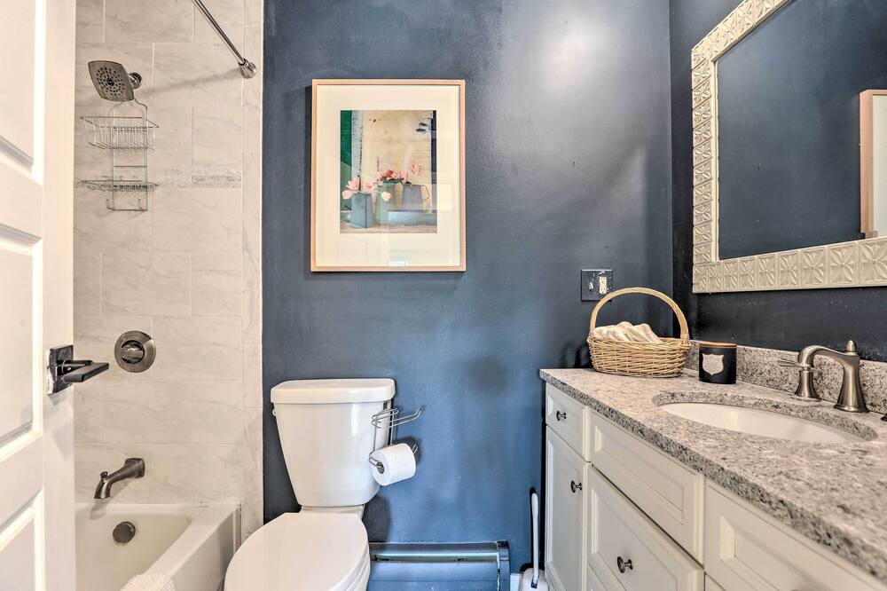 Photo of Bathroom in Columbine