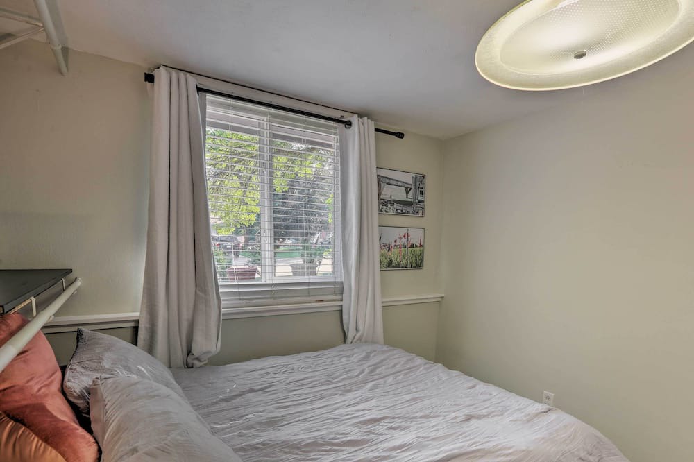 Photo of Bedroom in Columbine