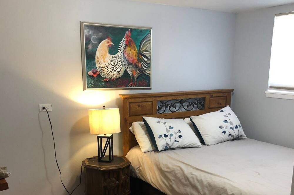 Photo of Bedroom in Edgewater