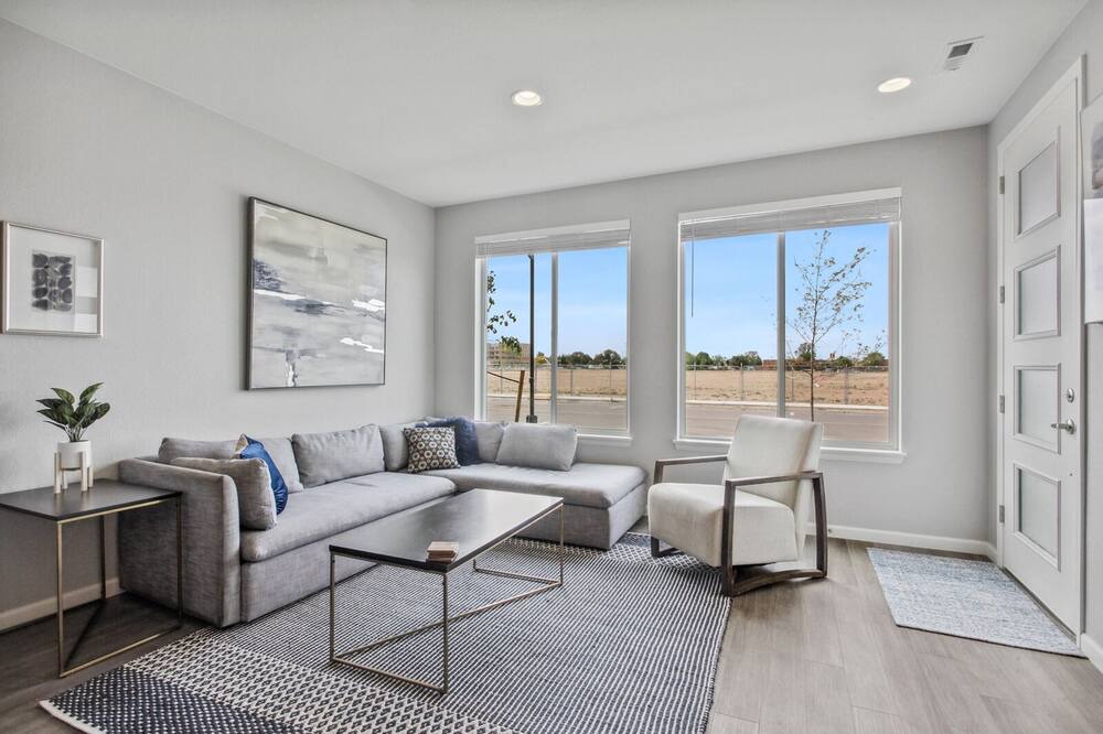 Photo of Livingroom in Dupont